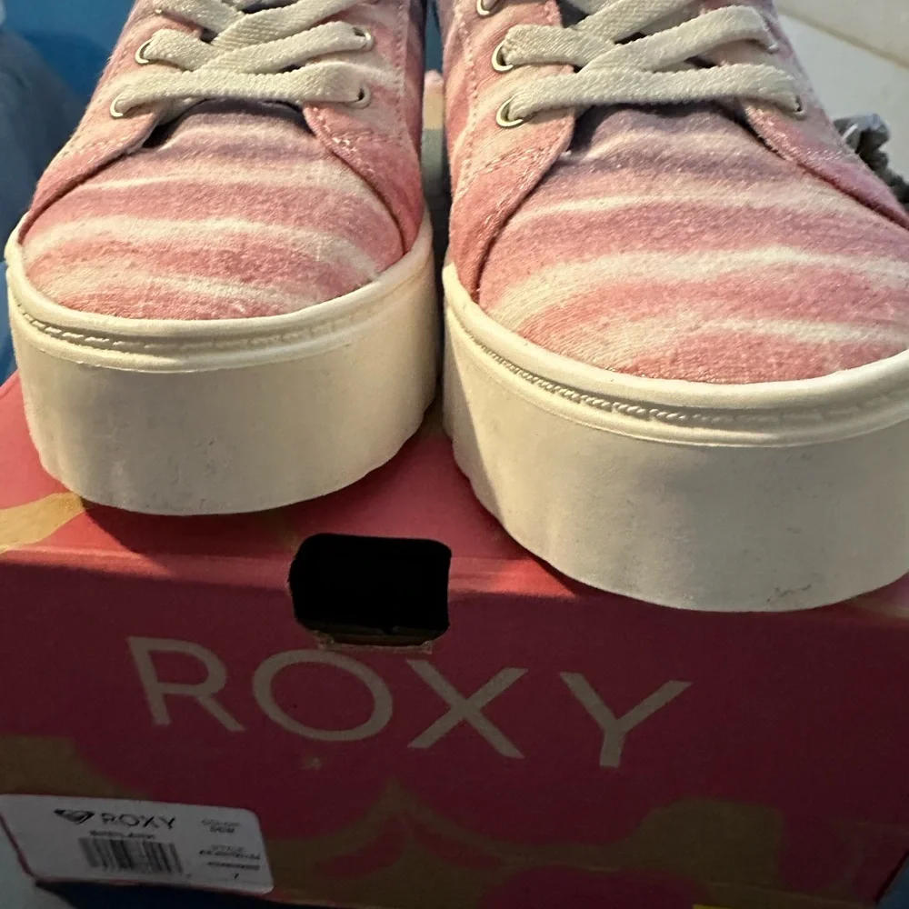 Roxy Multicolor Platform Sneakers size 7 NEW